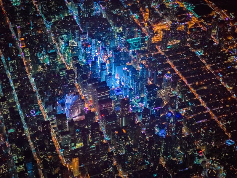 File:Gotham-7-5k-photo-project-soars-above-new-york-at-night-1.jpg